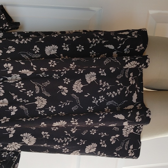 ๐ Lucky Brand Top - Picture 3 of 10